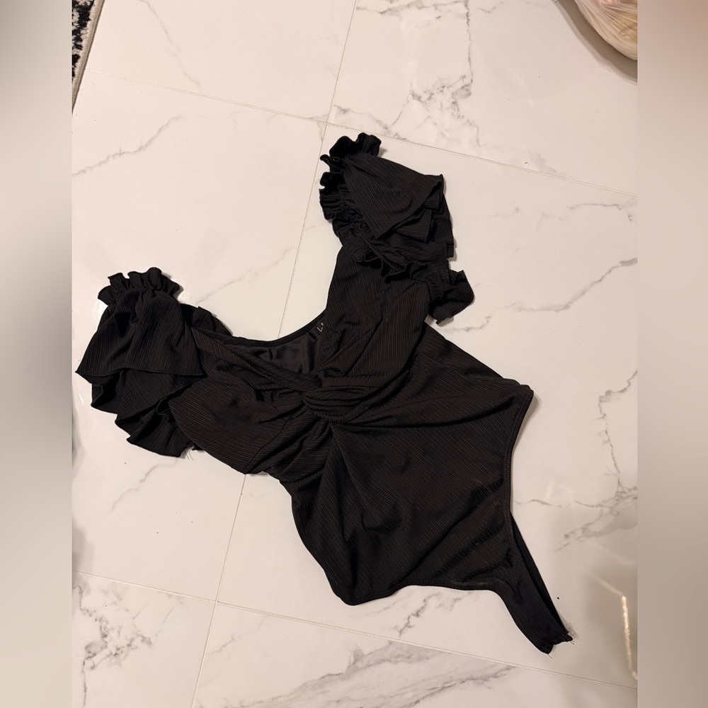 Lulu's Black Ruffle Sleeve Bodysuit Size M